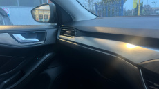 Ford Focus 1.0 EcoBoost Hybrid mHEV 125 Titanium Edition 5dr Petrol Hatchback